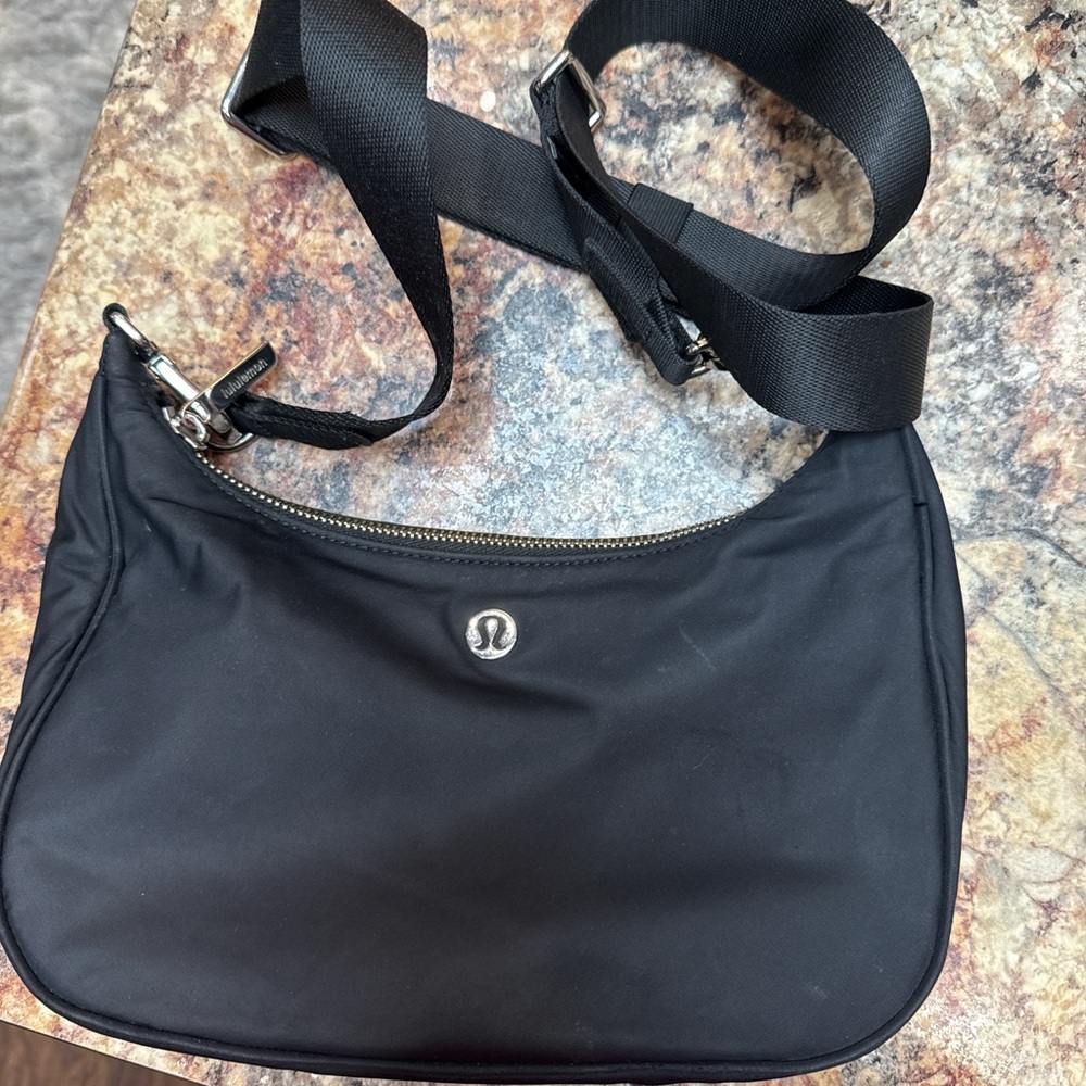 Lulu Lemon Black Shoulder Bag City Eesentials Bag